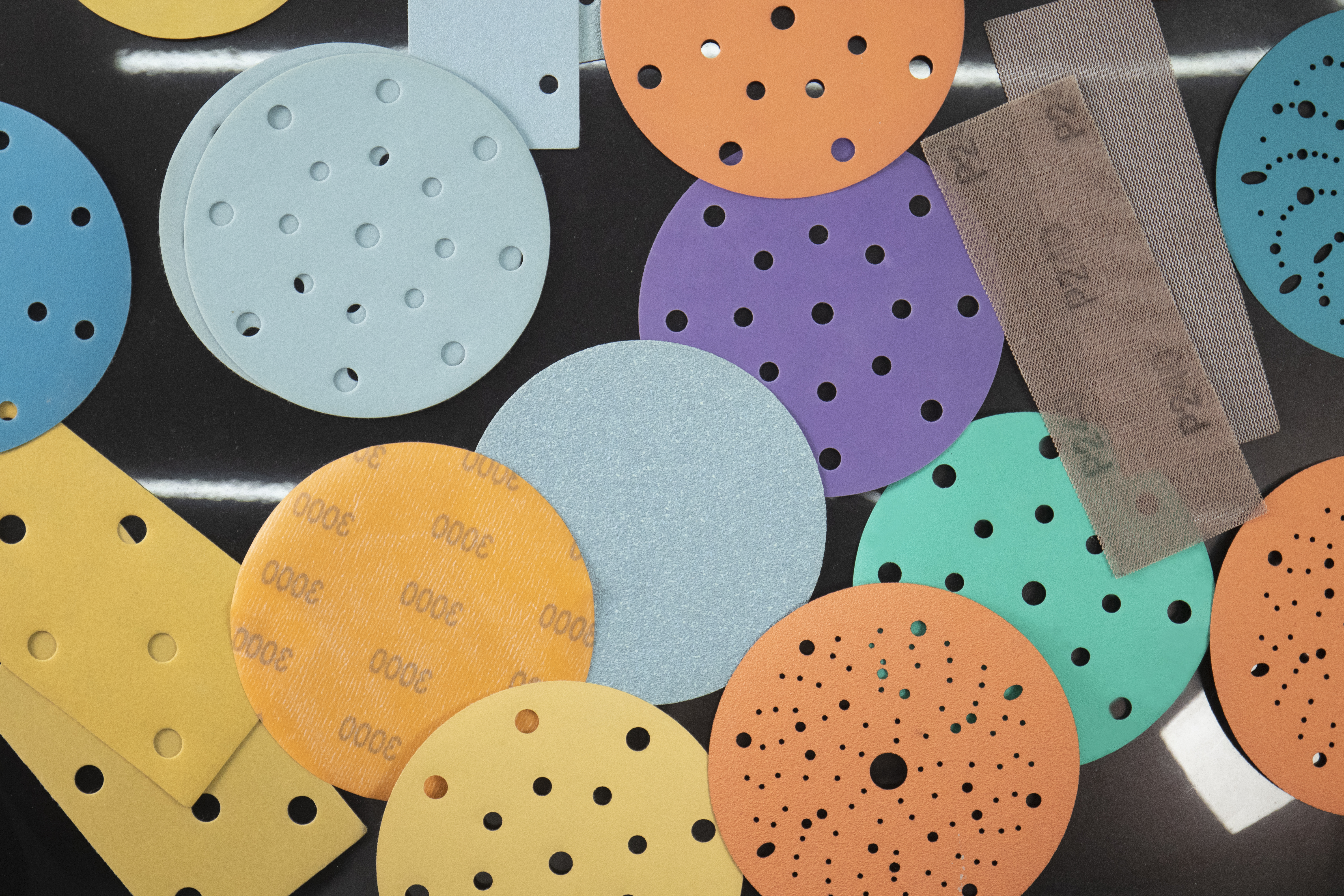 Sanding Discs with Holes and Without Holes