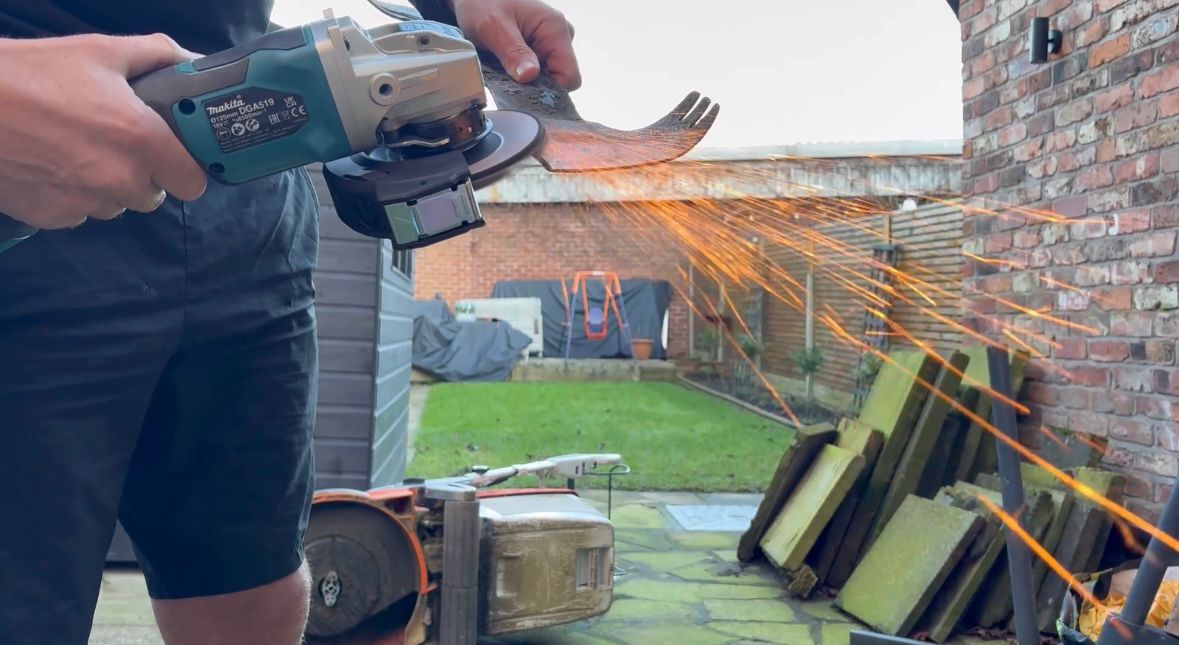 flap disc for lawn mower blade